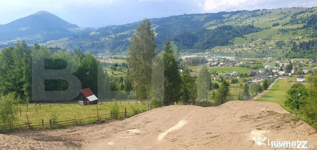 Teren 9.755 mp, intravilan, parcelabil, zona Vatra Dornei