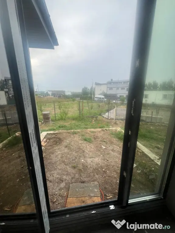 VÂNZARE CASĂ AGIGEA LA LAC