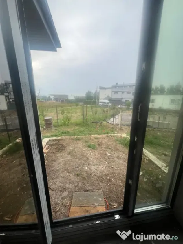 VÂNZARE CASĂ AGIGEA LA LAC