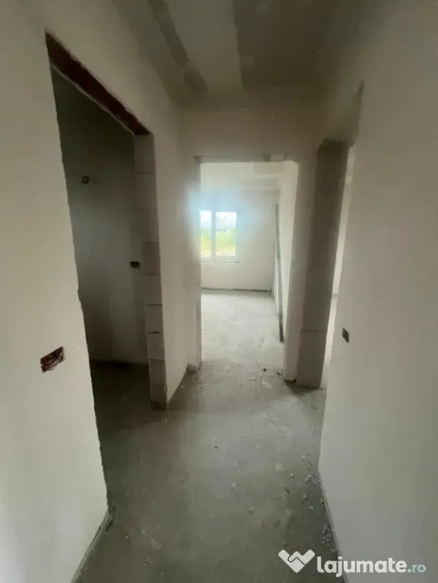 VÂNZARE CASĂ AGIGEA LA LAC