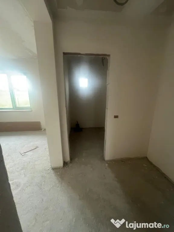 VÂNZARE CASĂ AGIGEA LA LAC