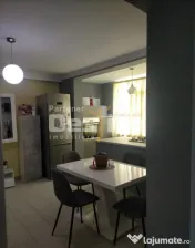 Închiriez apartament 