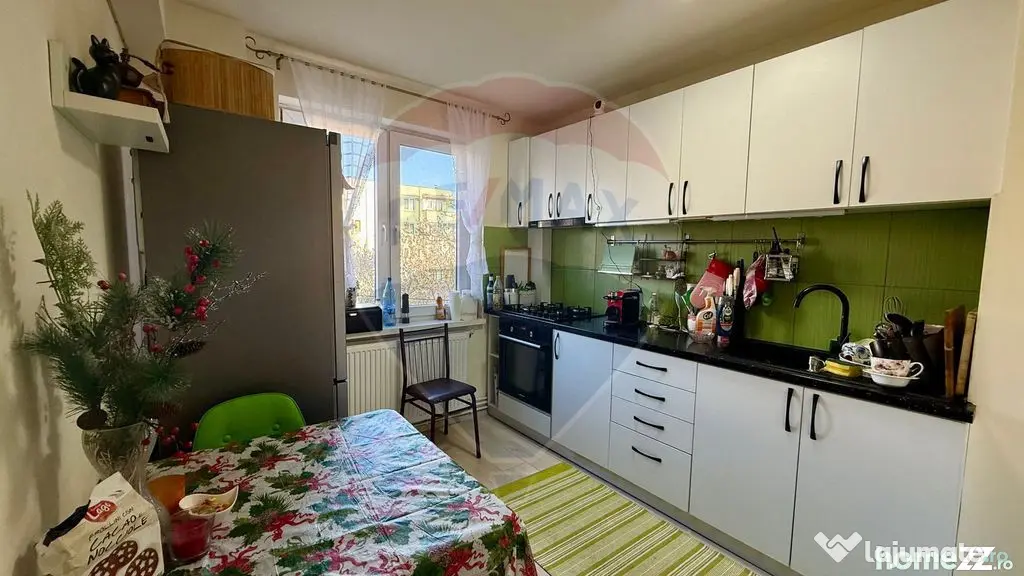 Apartament de vânzare 3 camere + garaj cu acces la boxă... - Baia Mare (Maramures)