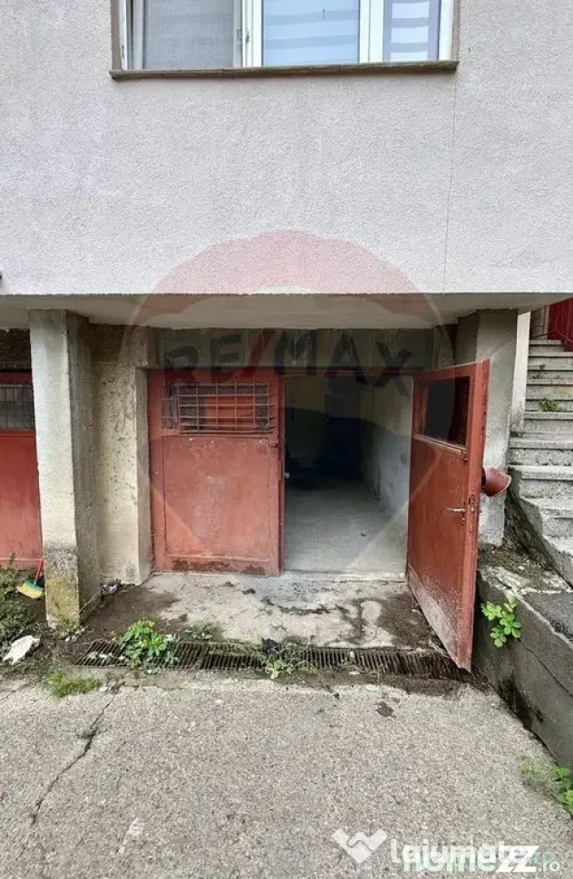 Apartament de vânzare 3 camere + garaj cu acces la boxă... - Baia Mare (Maramures)