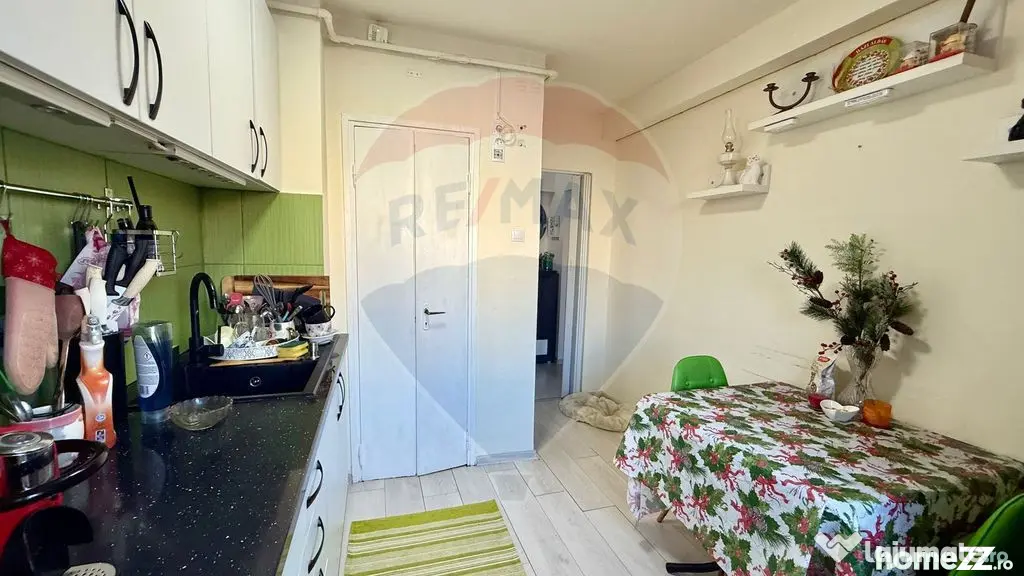 Apartament de vânzare 3 camere + garaj cu acces la boxă... - Baia Mare (Maramures)
