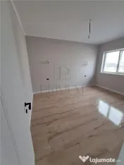 Duplex separat prin camera tehnica - toate utilitatile - sup 