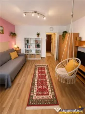 Garsoniera cocheta, baie si bucatarie proprie, etaj 3, Aleea 