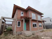 DUPLEX SPATIOS - ASFALT - POSIBILITATE CARPORT 