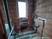 DUPLEX SPATIOS - ASFALT - POSIBILITATE CARPORT 