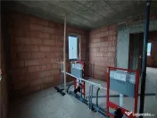 DUPLEX SPATIOS - ASFALT - POSIBILITATE CARPORT 