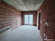 DUPLEX SPATIOS - ASFALT - POSIBILITATE CARPORT 