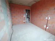 DUPLEX SPATIOS - ASFALT - POSIBILITATE CARPORT 