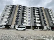 Studio cu 2 camere etajul 1 cu parcare subterana zona Doamna 
