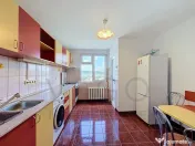 Apartament cu 3 camere, 70 mp, decomandat, zona Big Belly - 