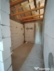Casa S+P+1, la rosu, Sărbătoarea 