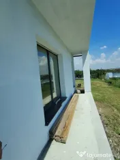 Casa S+P+1, la rosu, Sărbătoarea 