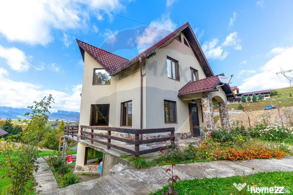 CASA DE VACANTA | 4 camere| de vânzare în FUNDATA, BRA?...