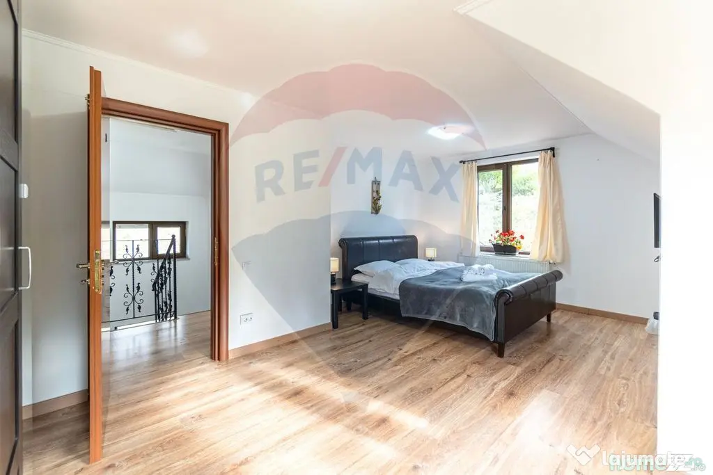 CASA DE VACANTA | 4 camere| de vânzare în FUNDATA, BRA?...