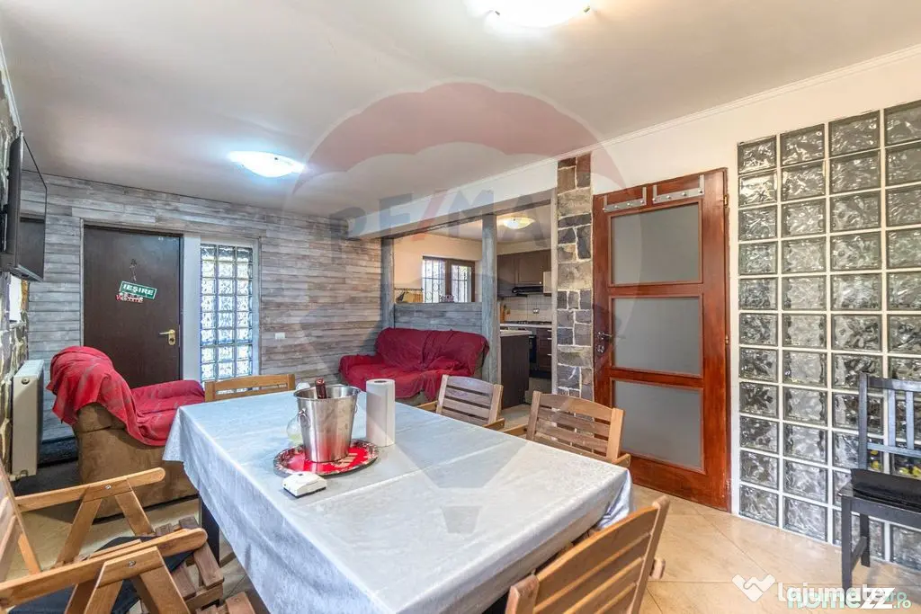 CASA DE VACANTA | 4 camere| de vânzare în FUNDATA, BRA?...