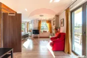 CASA DE VACANTA | 4 camere| de vânzare în FUNDATA, BRA?... 