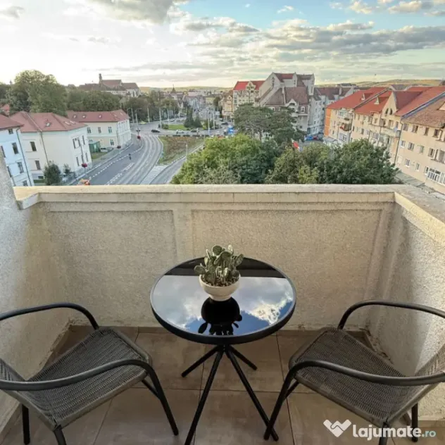 Apartament 3 camere 2 bai zona Spital
