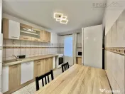 Apartament Decomandat cu 3 Camere si Parcare in Tractorul