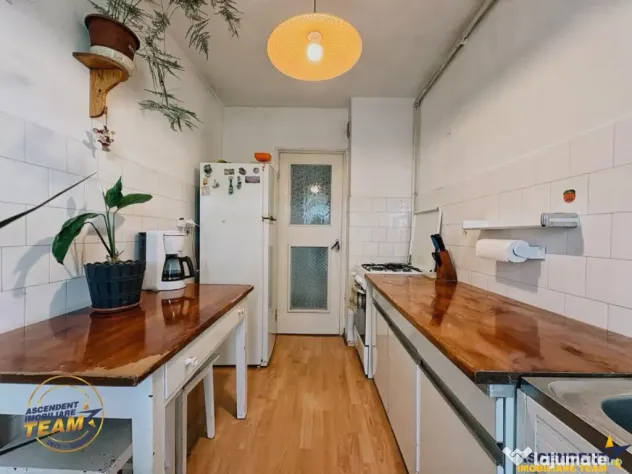 FILM! Apartament 2 camere decomandat, zona apreciabila, cart