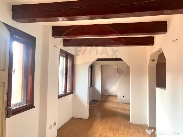 Proprietate mixtă pe N. Bălcescu – spații comerciale...