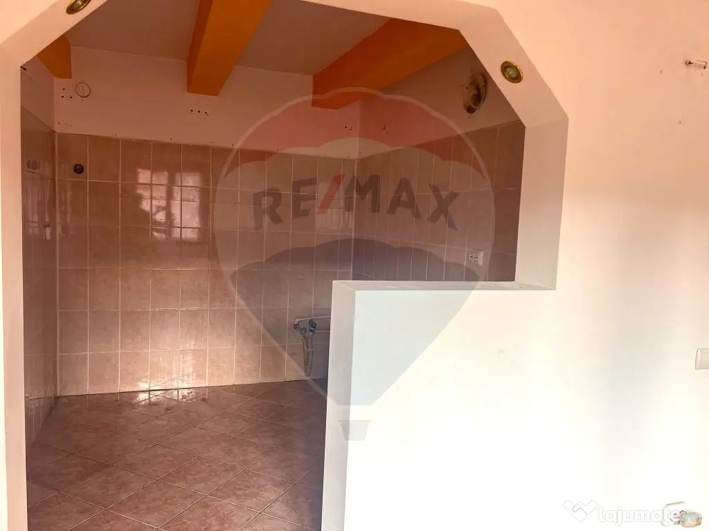 Proprietate mixtă pe N. Bălcescu – spații comerciale...