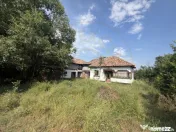Casă bătrânească + teren 1.032 mp, Purcăreni, Argeș