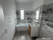 Apartament 3 camere, 69 mp, ansamblu rezidential, zona Corni 