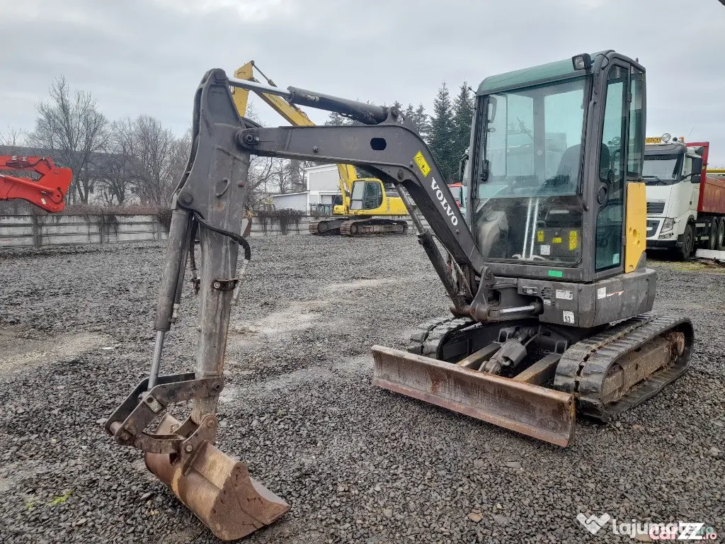 Miniexcavator Volvo ECR25D, 2.5 tone, 2015