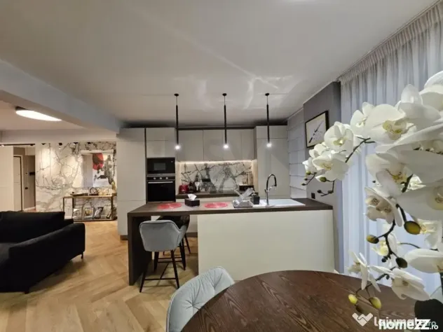 Apartament 4 camere de I Iancu Nicolae I Parcare