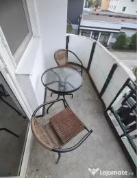Închiriez apartament 2 camere decomandat etaj 2 Resita 