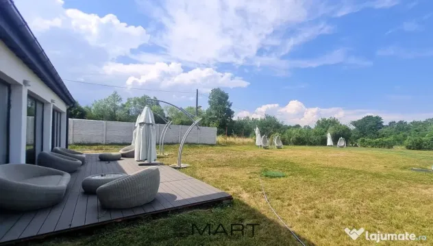 Pensiune moderna 12 camere 4600 mp Valea Avrigului