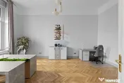 Birou ultracentral în clădire istorică (Palatul Nádasdy) 