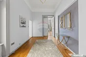 Birou ultracentral în clădire istorică (Palatul Nádasdy) 