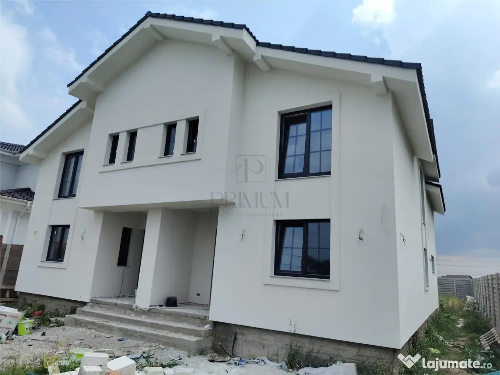 Duplex spatios - dormitor la parter - bucatarie mare