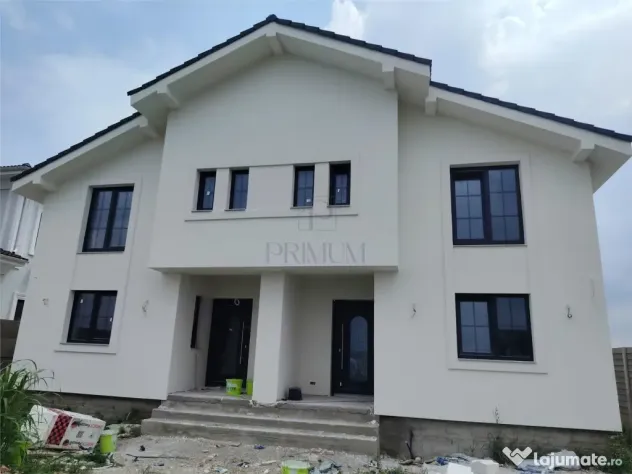 Duplex spatios - dormitor la parter - bucatarie mare