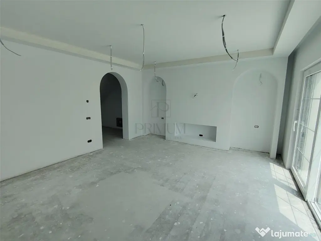 Duplex spatios - dormitor la parter - bucatarie mare