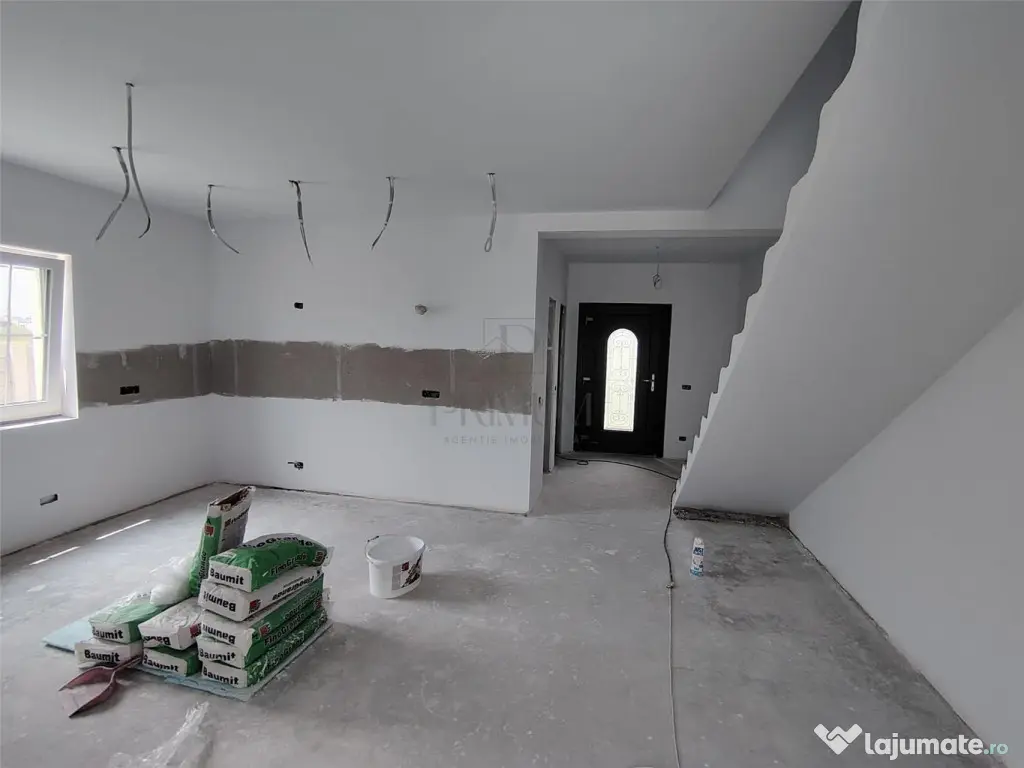 Duplex spatios - dormitor la parter - bucatarie mare