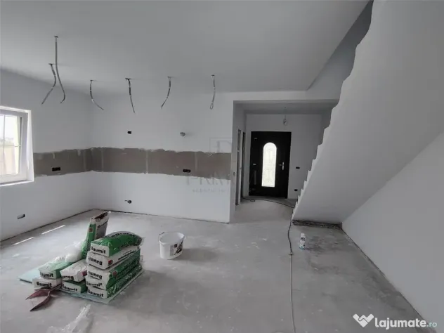 Duplex spatios - dormitor la parter - bucatarie mare