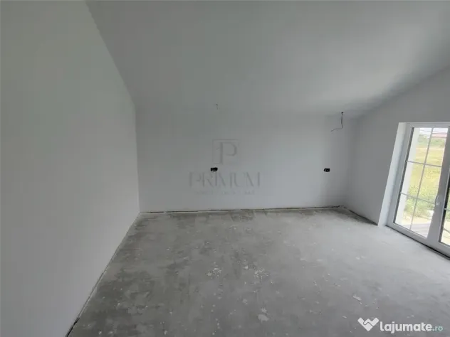 Duplex spatios - dormitor la parter - bucatarie mare