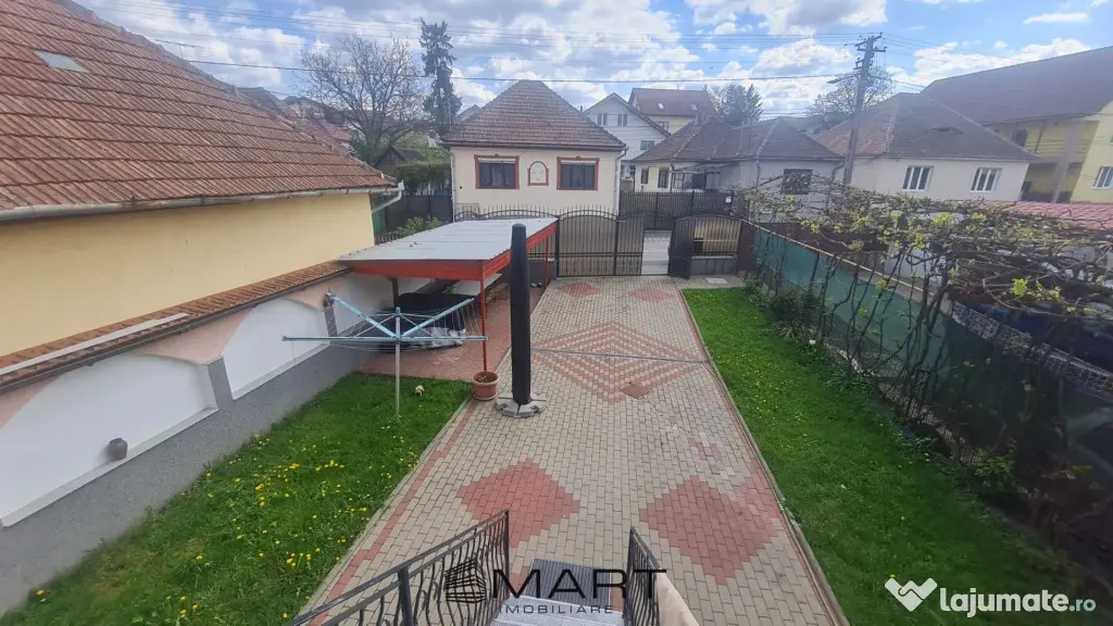 Apartament 3 camere la casă zona Trei Stejari