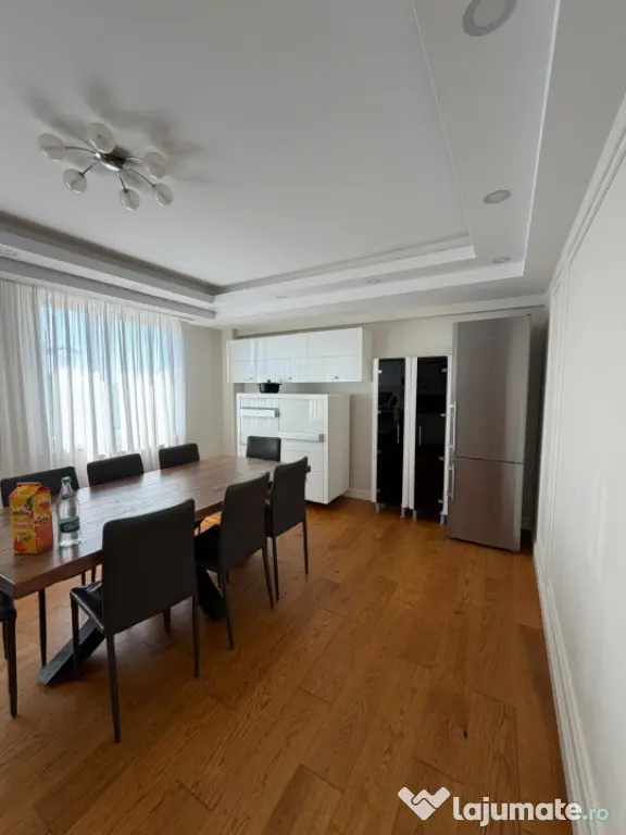 Apartament de lux, 200 mp, etaj intermediar, Radauti