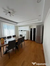 Apartament de lux, 200 mp, etaj intermediar, Radauti 