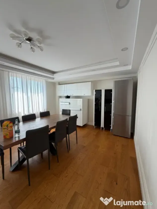 Apartament de lux, 200 mp, etaj intermediar, Radauti