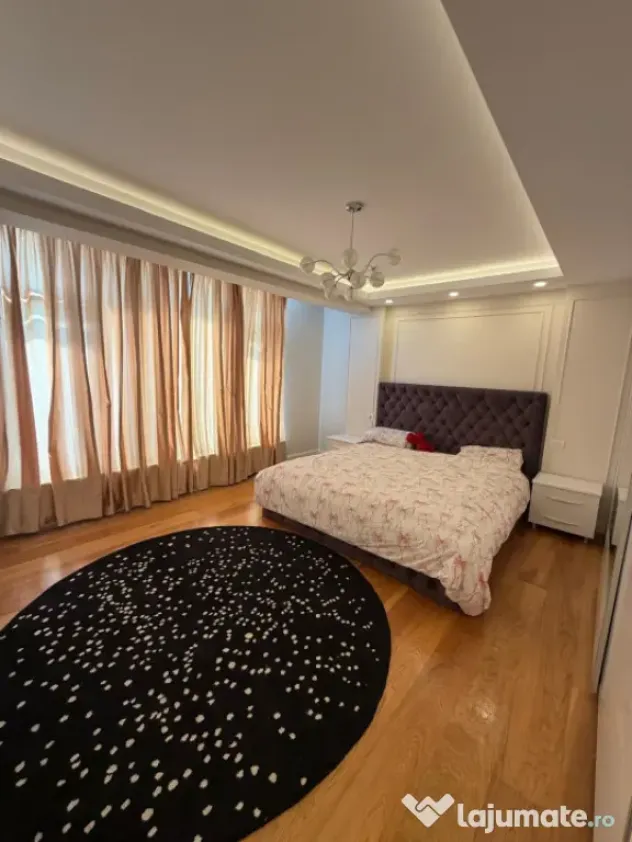 Apartament de lux, 200 mp, etaj intermediar, Radauti