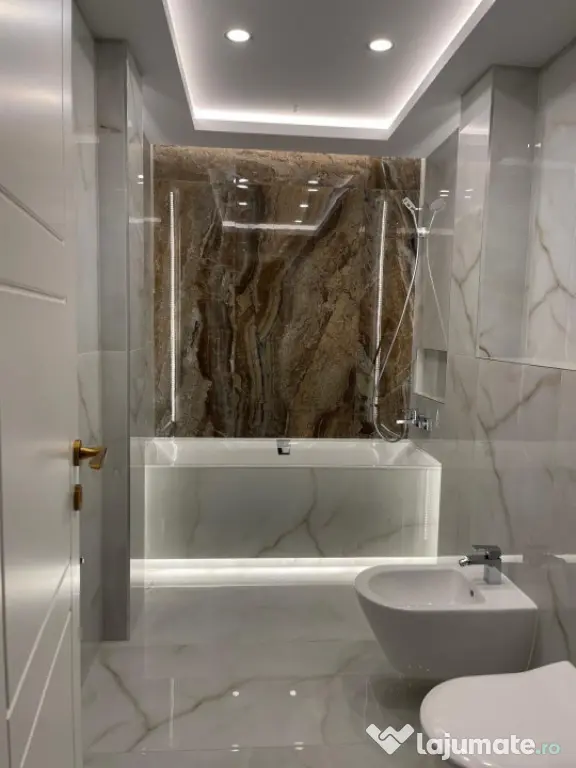 Apartament de lux, 200 mp, etaj intermediar, Radauti