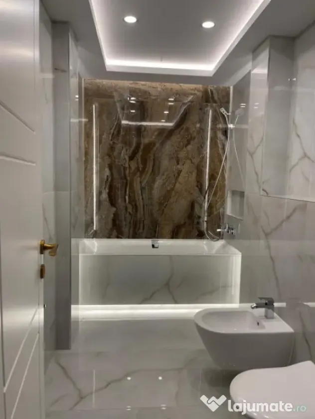 Apartament de lux, 200 mp, etaj intermediar, Radauti